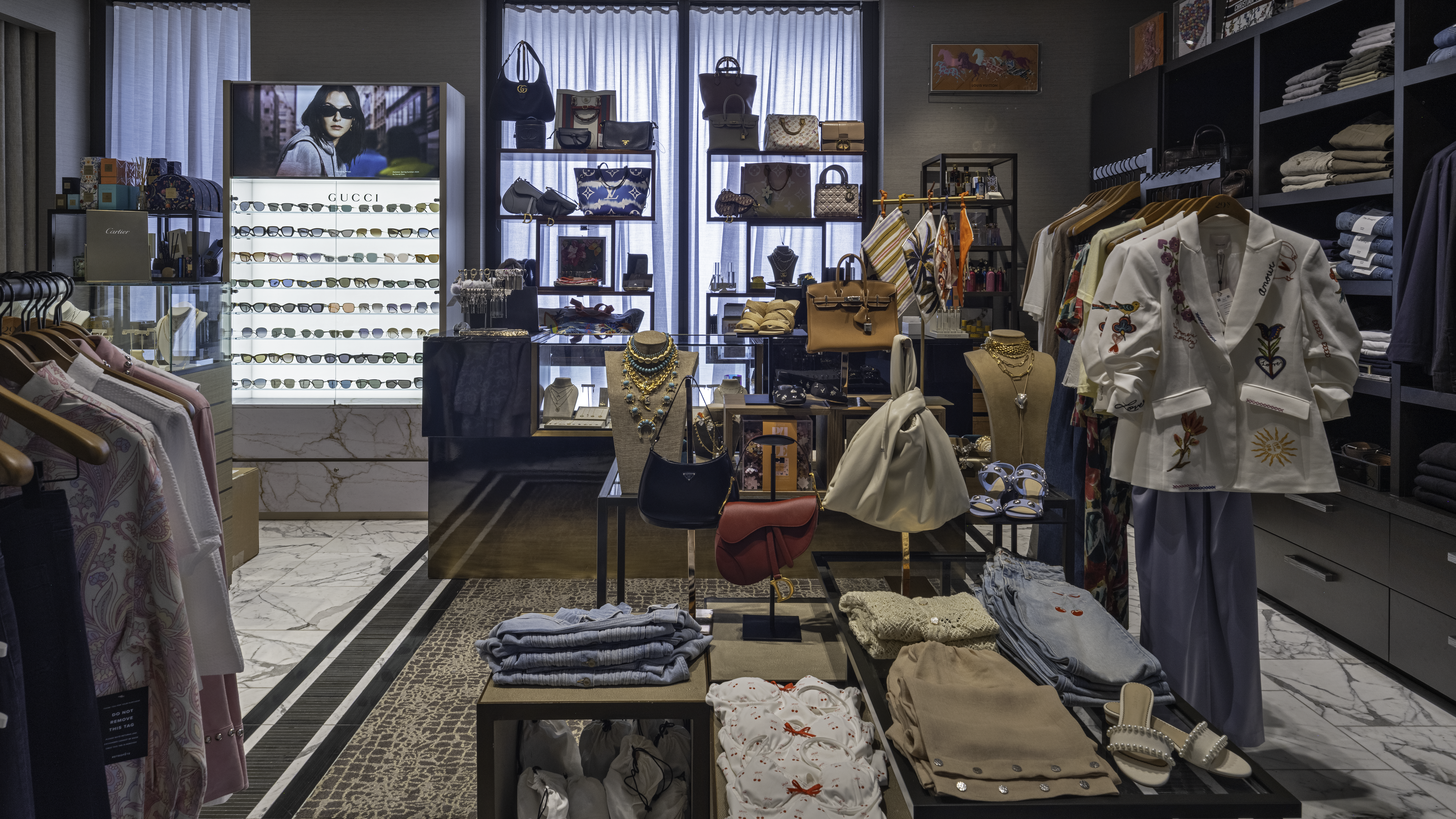 29 Degrees North - Designer Shopping